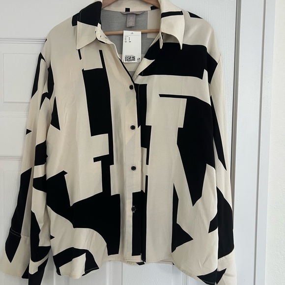 H&M Black and White Geometric Blouse - Picture 3 of 7